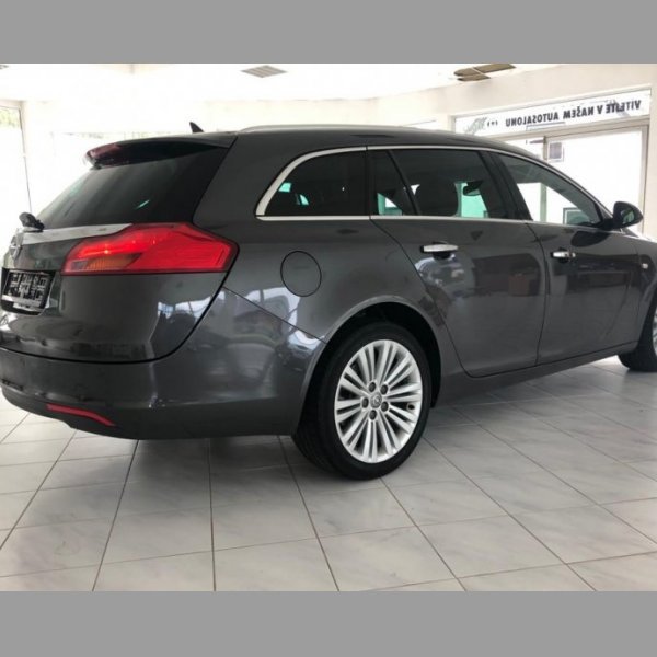 OPEL INSIGNIA 2.0CDTI // 145.000 KM — KRASAVEC — 2012