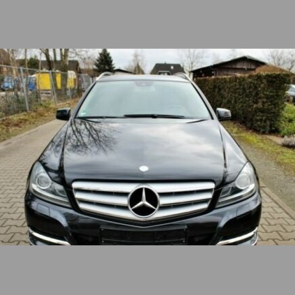 Mercedes-Benz W204 C350 CDI rezervace